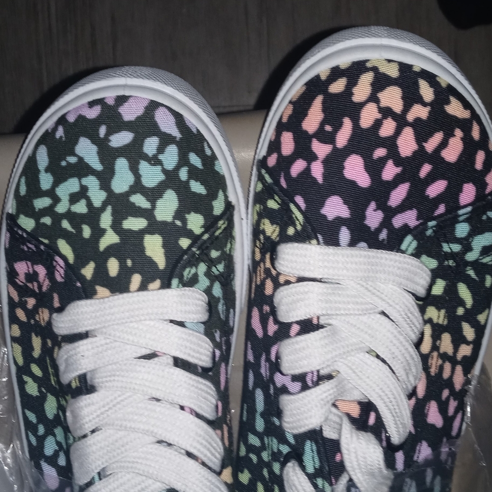 Girl's Shoes - Picture 7 of 7